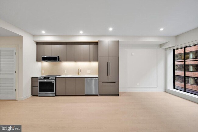 Photo - 2121 Ward Pl NW Unit 402