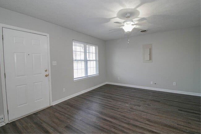 Photo - 303 Ashley St