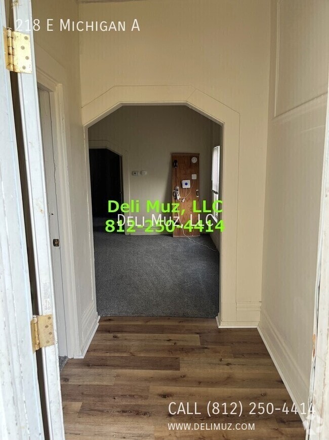 Building Photo - 218 E Michigan St Rental