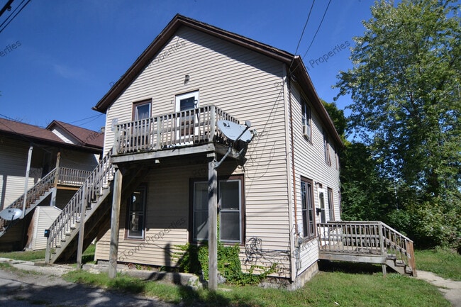 Building Photo - 108 Nicholson St Unit 1