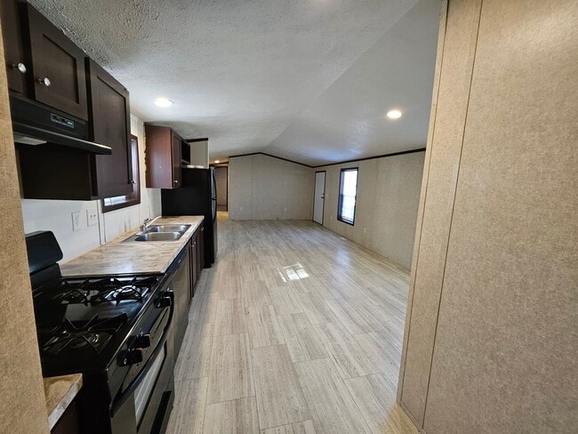 Photo - 279 York Harbor