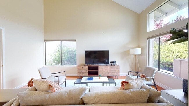 Photo - 583 Seahorse Ln