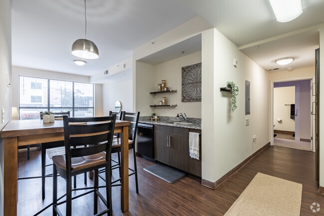 4BR, 4BA - 1476SF - One12 Courtland