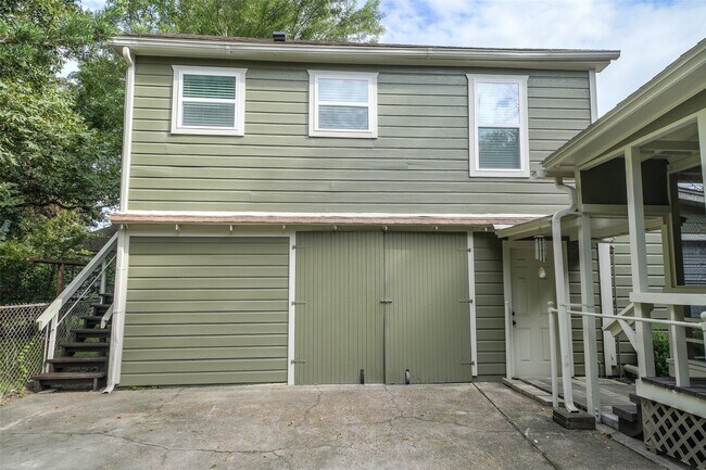 Photo - 811 Woodard St