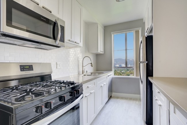 Photo - Park La Brea