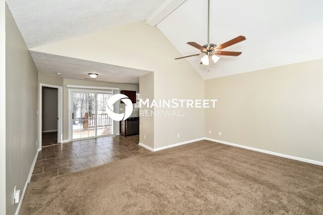 Photo - 3 Bedroom Pet-Friendly Home in Louisville, KY with Main Street Renewal