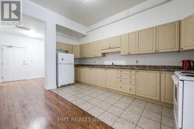 Photo - 150 Colborne St E Unit 208