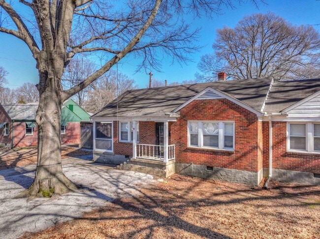 Building Photo - Beautifully renovated duplex in High Point Terrace!