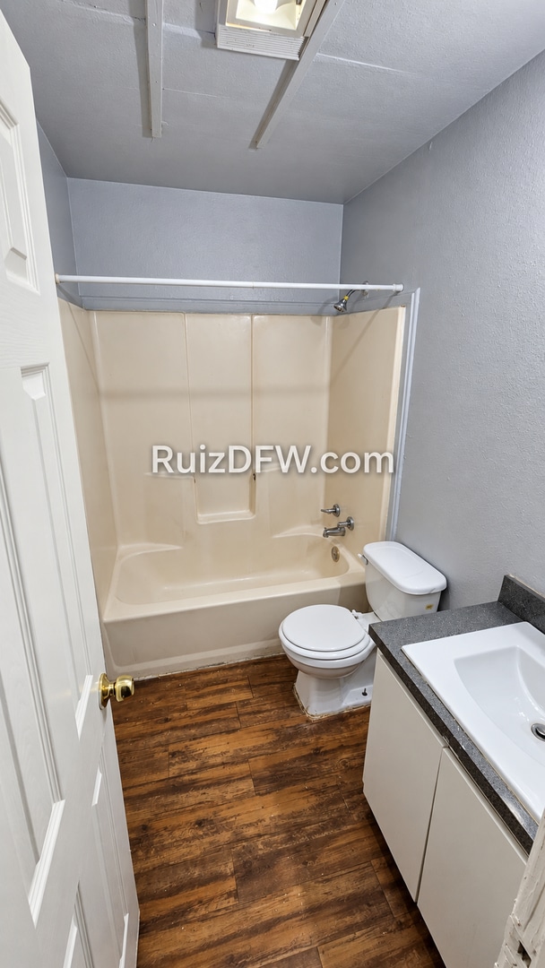 3601 - 03 W Ripy Ct
