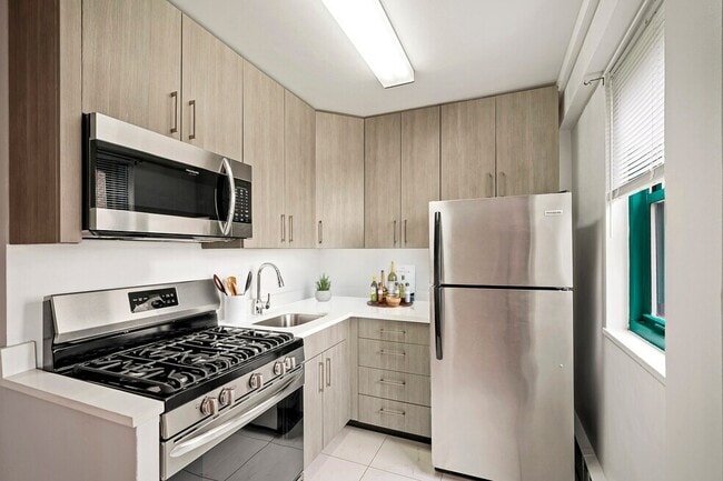 Building Photo - Maple Gardens Rental