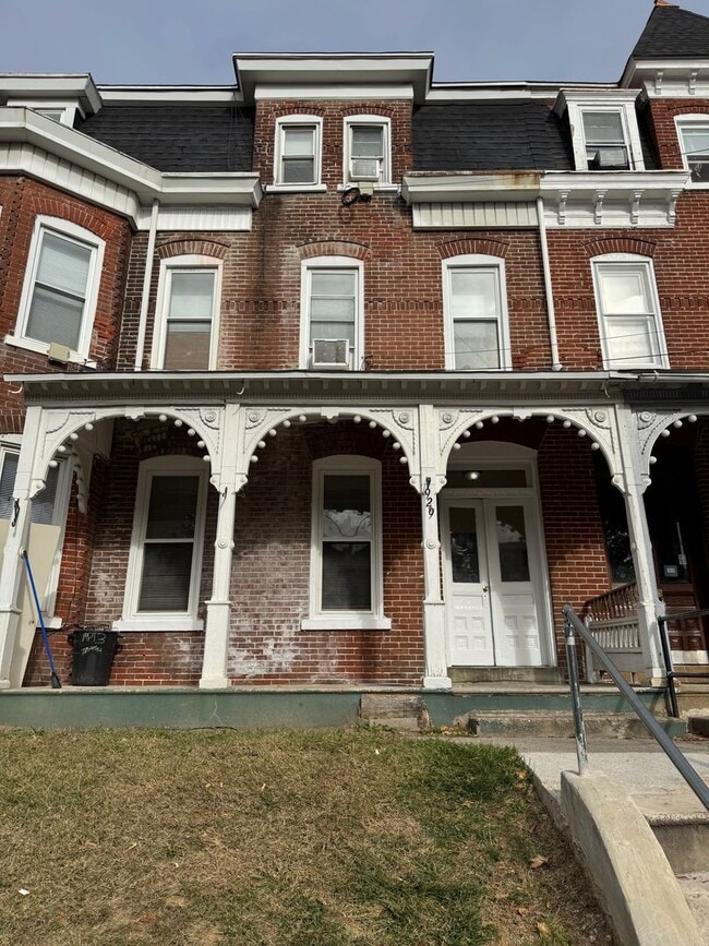 Building Photo - 929 W Gordon St Unit 2