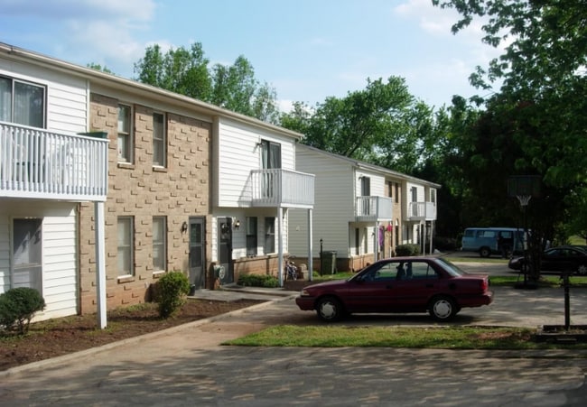 Building Photo - 112 Carriage Pl Rental