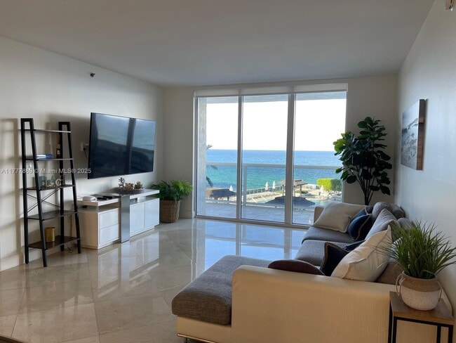 Building Photo - 1800 S Ocean Dr Unit 903 Rental