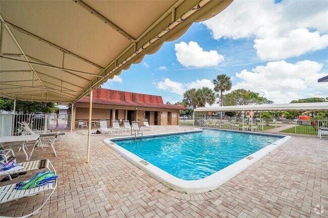 Building Photo - 2950 NW 46th Ave Unit 214A Rental