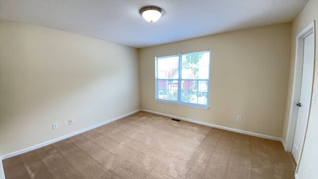 Photo - 1725 Aden Lane