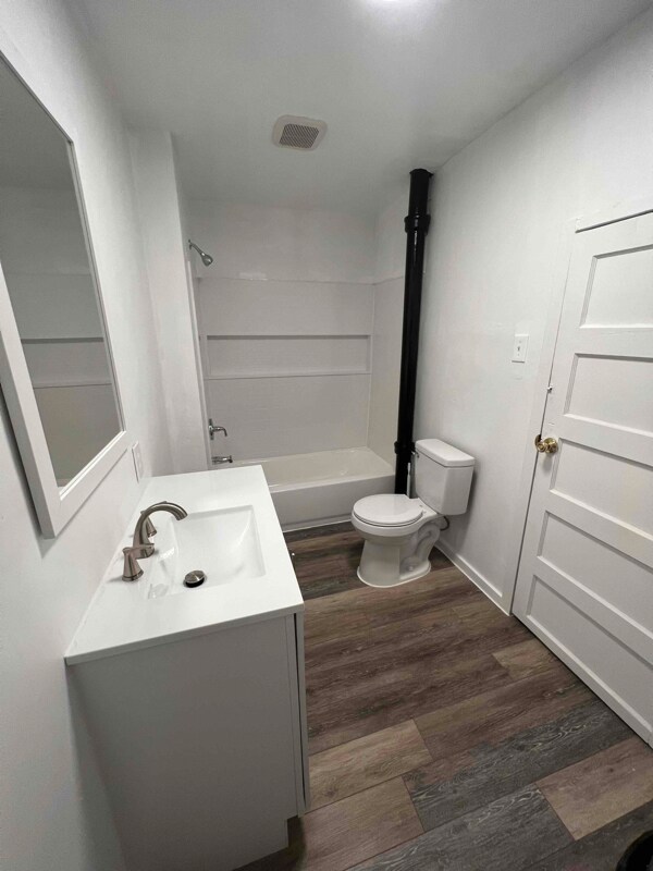 Photo - 301 N Railroad Ave