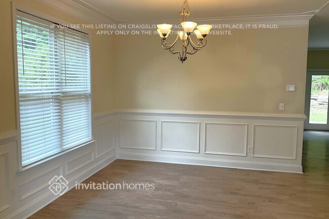 Photo - 2116 Leafmore Ct SE