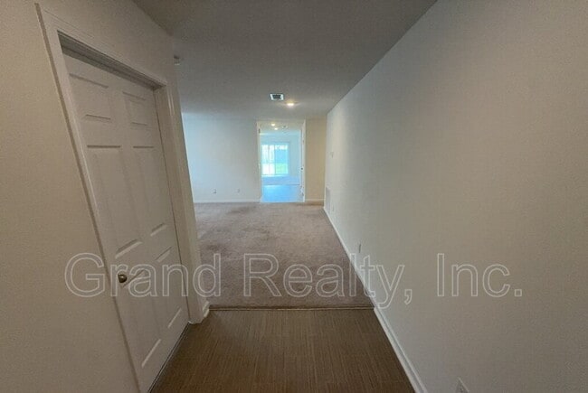Photo - 4360 Jitterbug St