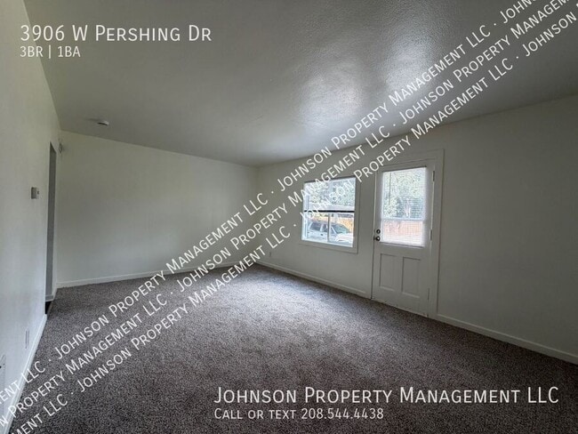 Photo - 3906 Pershing Dr