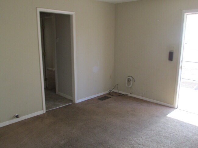 Photo - 420 W Rocalla Ave
