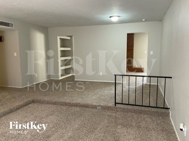Photo - 3730 W Hartford Ave