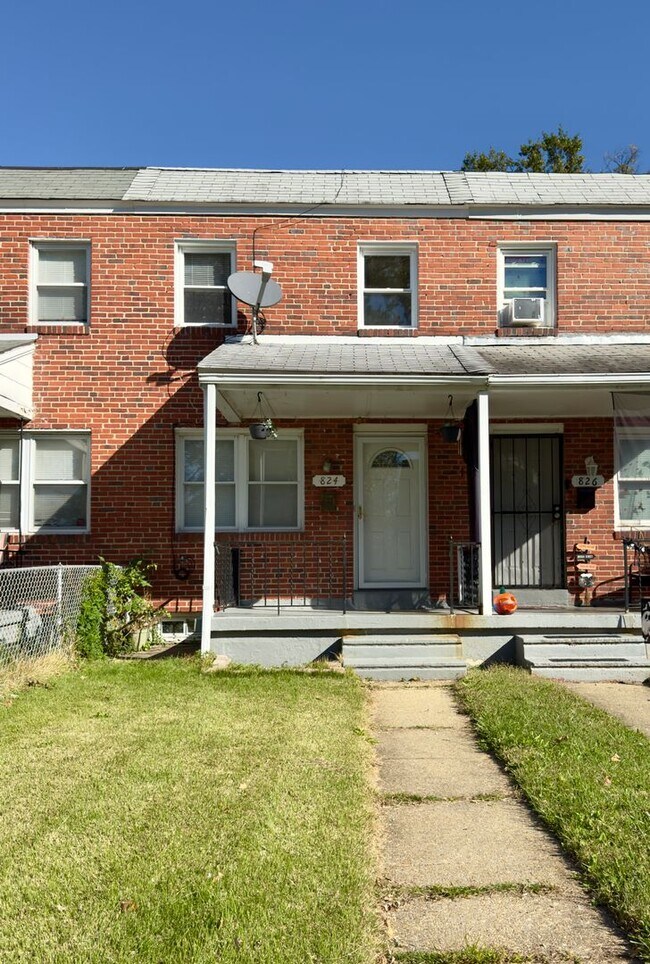 Building Photo - Charming 2 Bedroom/1 Bathroom Townhome in ...