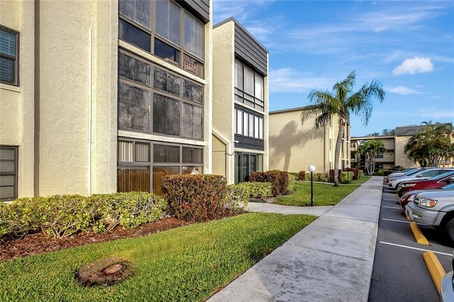 Photo - 14130 Rosemary Ln Unidad 1318