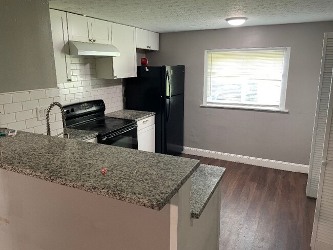 Photo - 3631 Cushing Dr Unit B