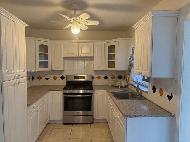 Building Photo - 75 E 41st St