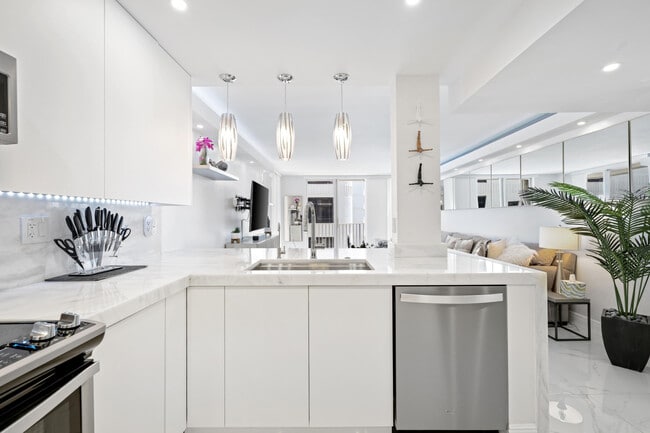 Building Photo - 3580 S Ocean Blvd Unit #6d Rental