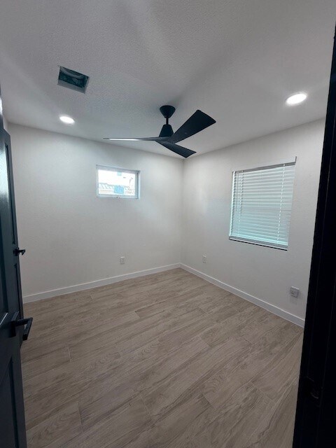 Photo - 206 E 33rd St Unidad 8