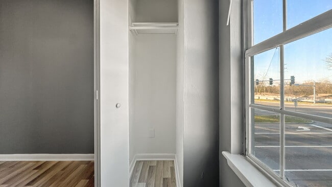 Photo - 1100 Wilson Rd