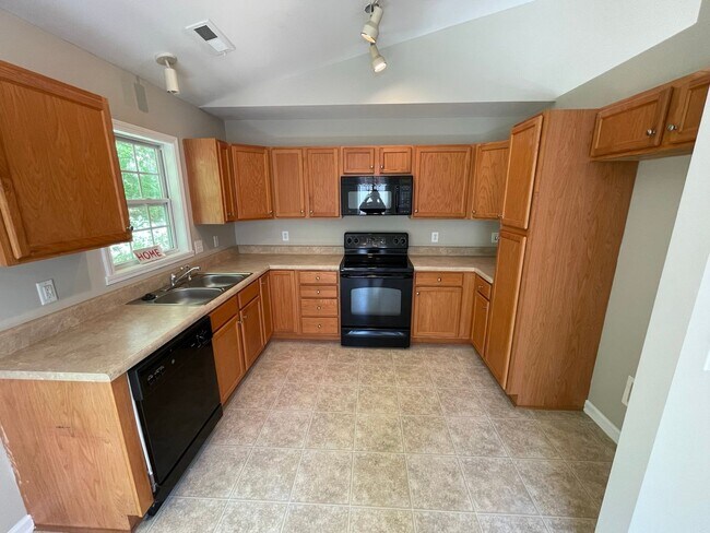 Photo - COMING SOON - 3 Bedroom 2 Bathroom House i...