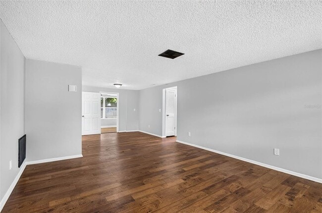 8905 Tropical Palm Way