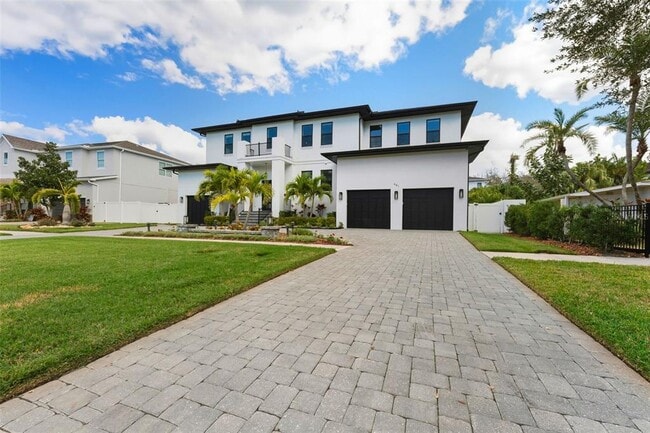 Photo - 481 W Davis Blvd