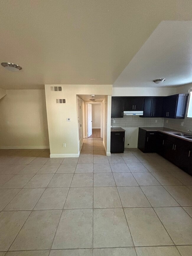 Photo - 148 E 84th Pl