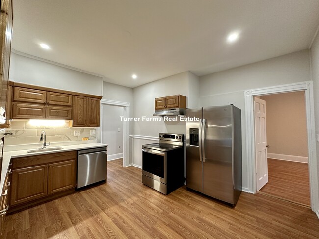Photo - 64 Hillside St Apartments Unit 2