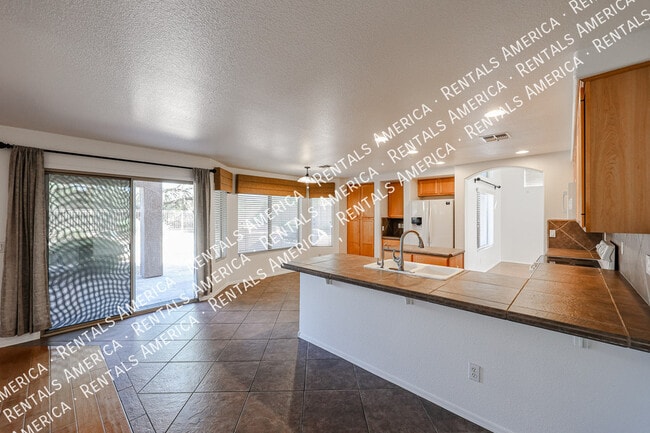 Photo - 33251 N Symer Dr