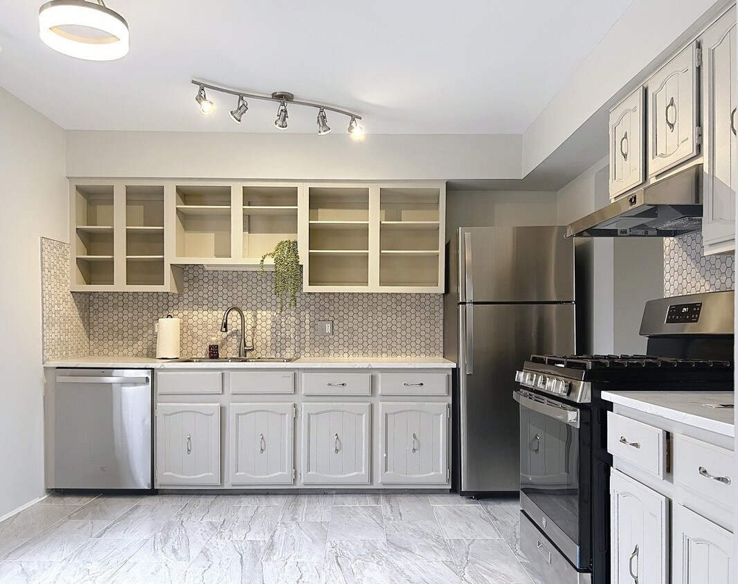New appliances - 1787 Sheffield Dr (Ypsilanti, MI)