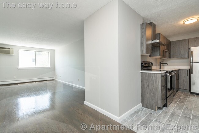 Photo - 14 Murdock St Unit #2-8