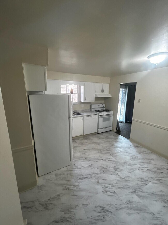 Photo - 610 Sloop Rd