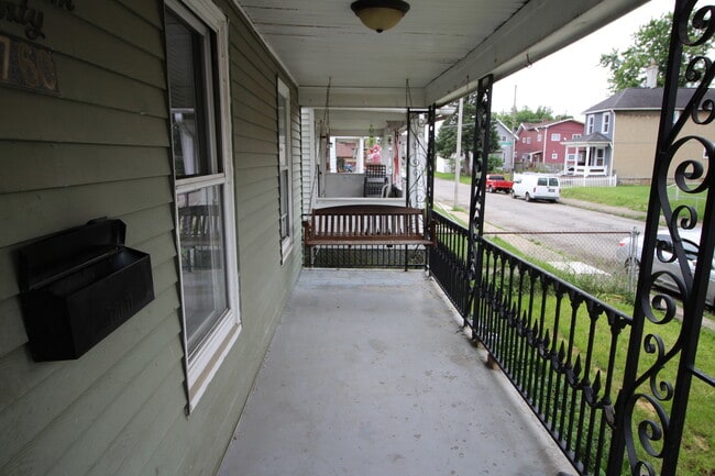 Photo - 2 Bed / 2 Bath Single Family Home with Fen...