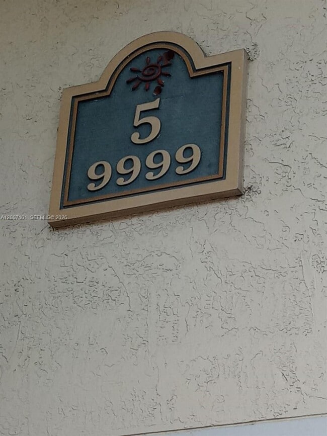 Building Photo - 9999 Summerbreeze Dr Unit 504