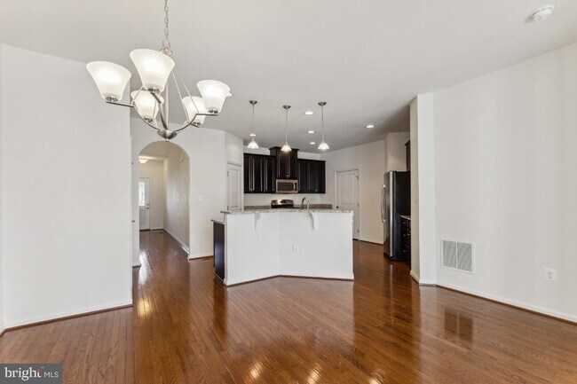 Photo - 41661 McMonagle Square