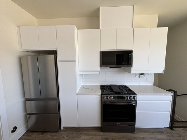 Photo - 2168 Balboa Ave Unit B