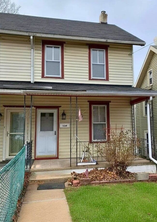 Building Photo - 3 Bedroom 1 Bath Twin in Coatesville