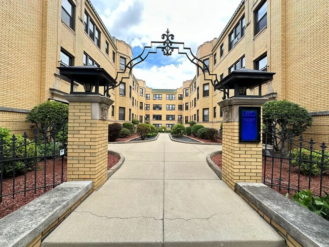 Photo - 2328.5 N Rockwell St Condo Unit A2