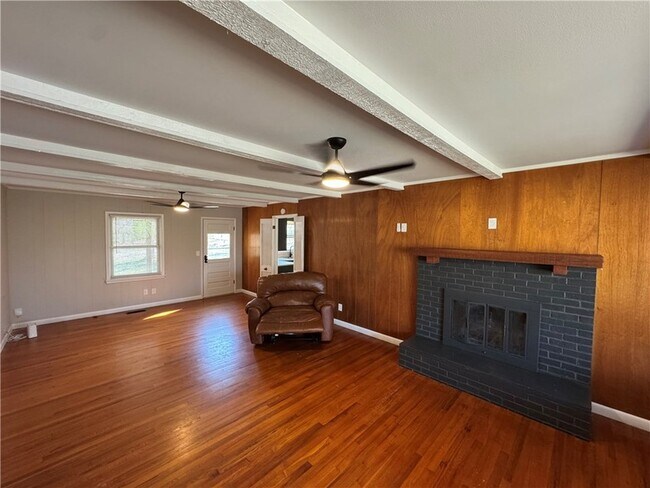 119 W Miller St