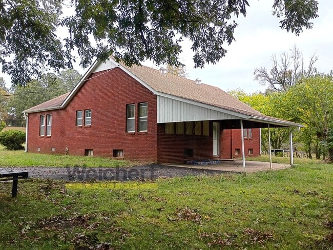 Photo - 3BR Home with Basement, Screened Porch & Garage