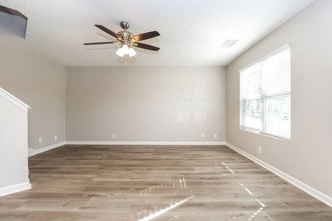 Photo - 2728 Painted Pony Dr